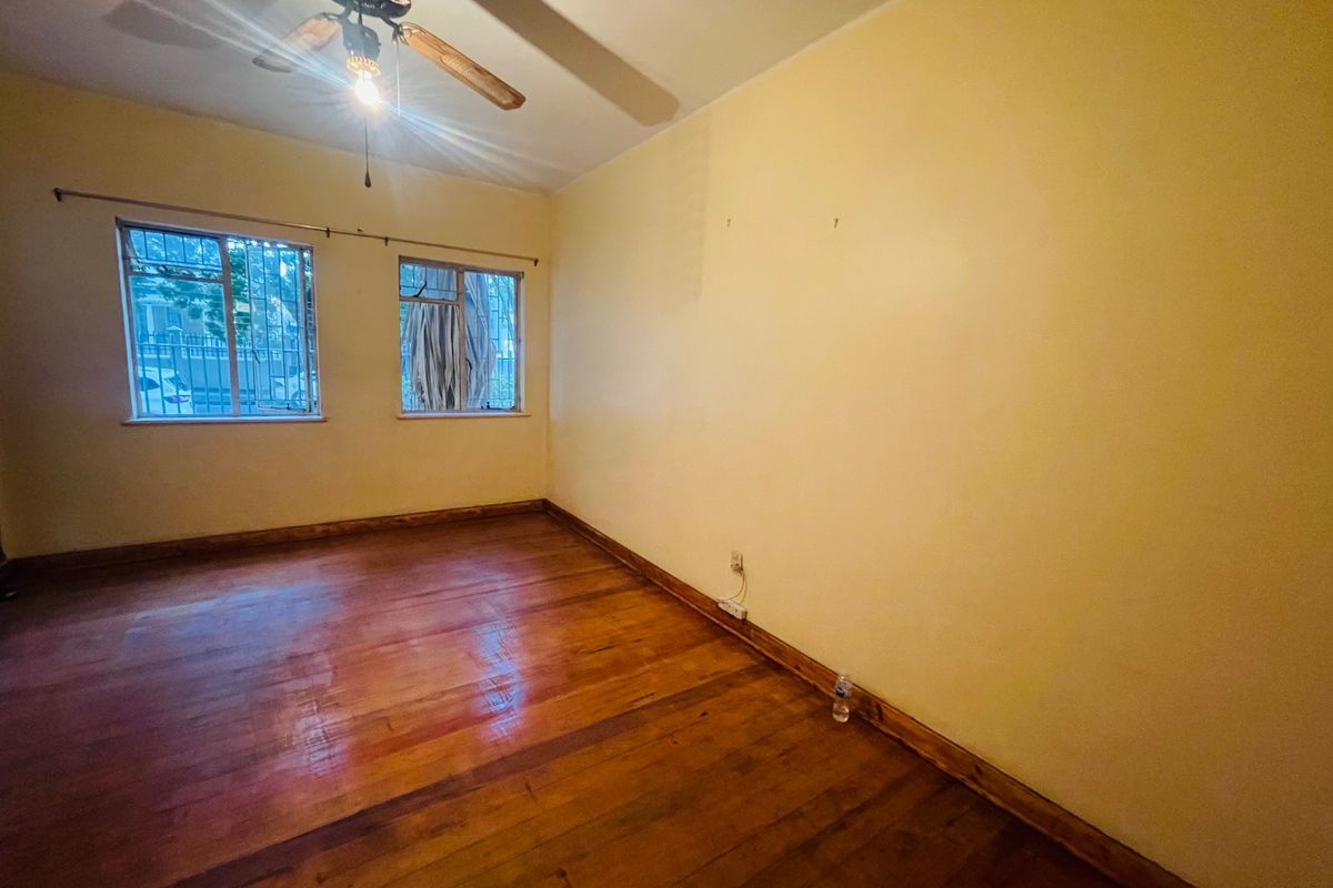 One and half bedroom flat in Glenwood - Photo 5