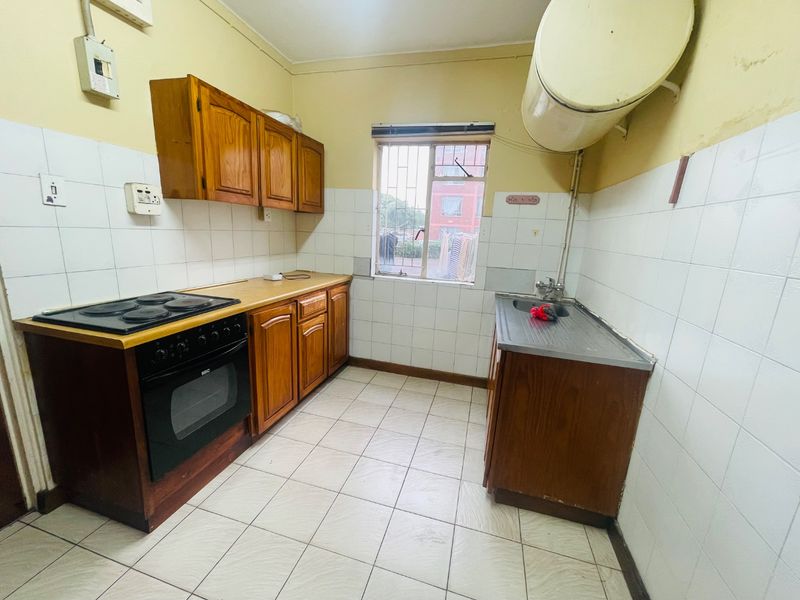 One and half bedroom flat in Glenwood - Photo 6