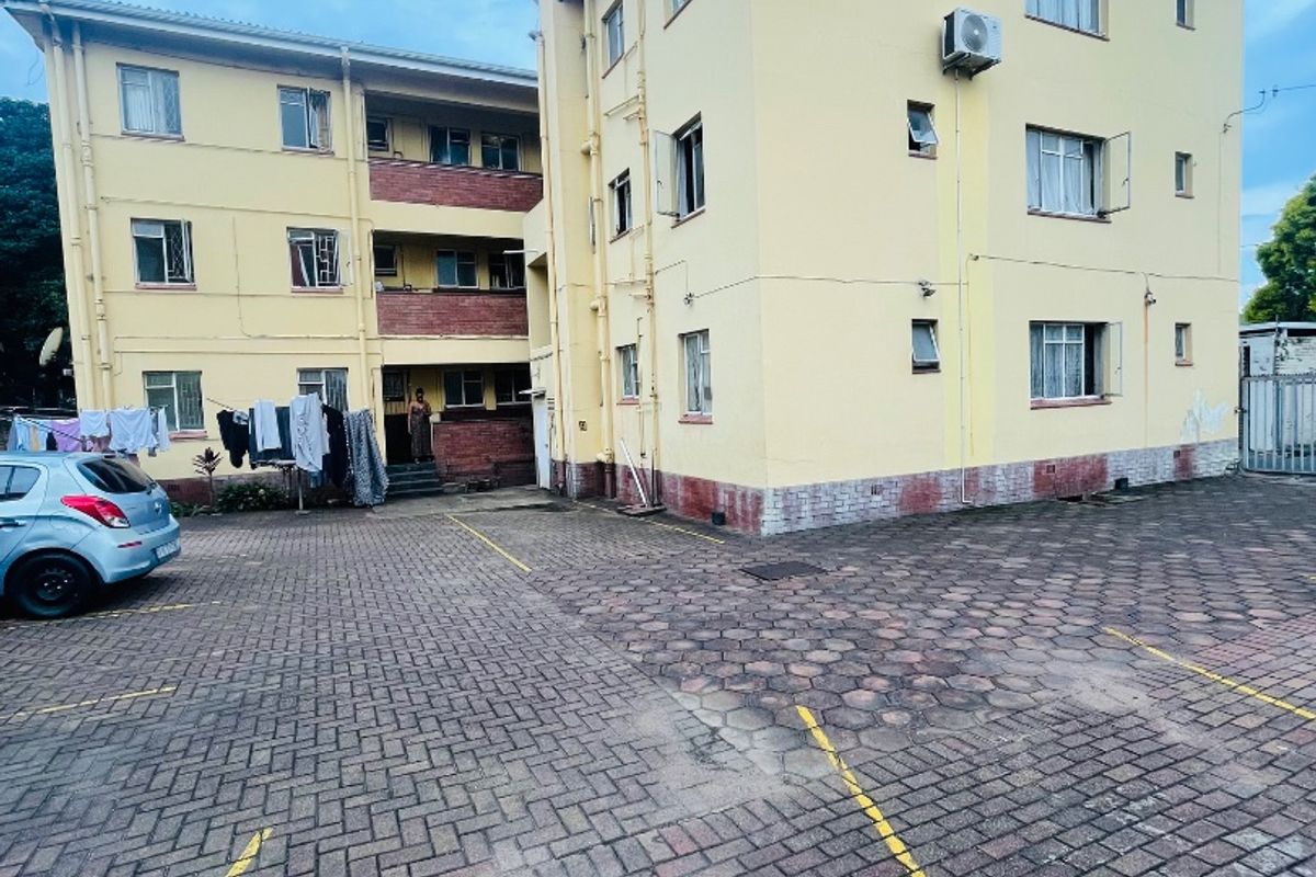 One and half bedroom flat in Glenwood - Photo 3