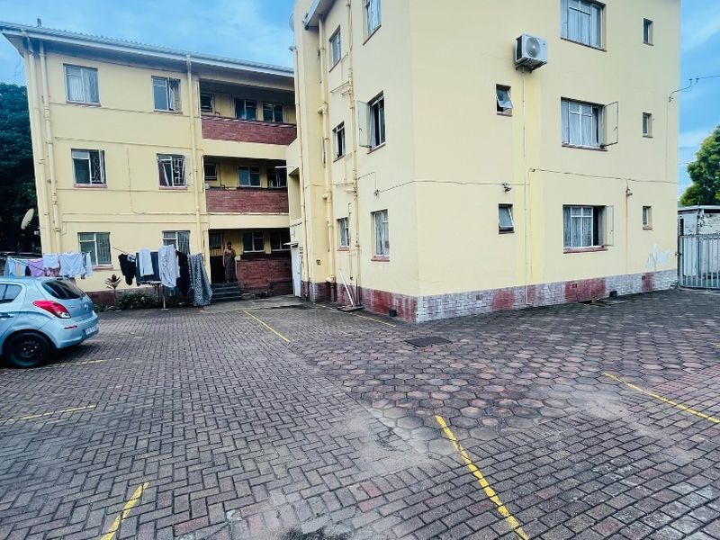 One and half bedroom flat in Glenwood - Photo 3