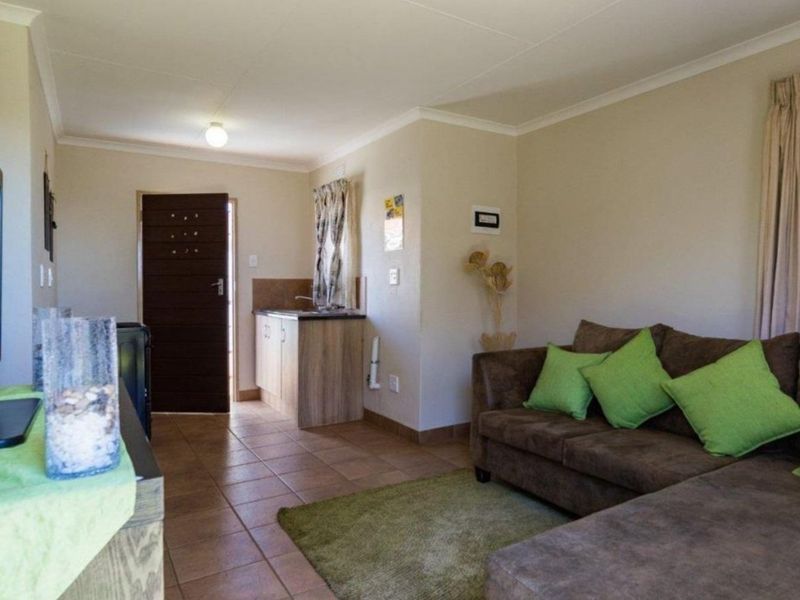 Spacious 3 bedroom and 2 bathroom house for sale in sky city  - Photo 8