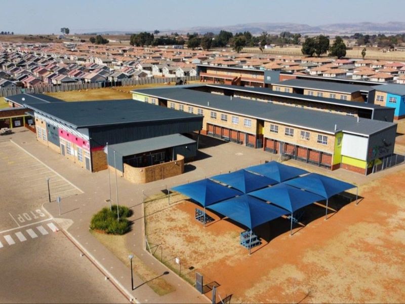 Spacious 3 bedroom and 2 bathroom house for sale in sky city  - Photo 5