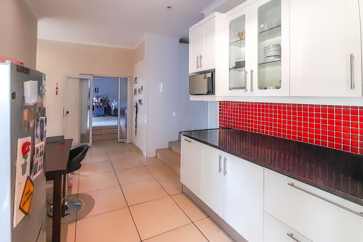 Privacy, Paving & Poolside Perks — Just Minutes from the River Mouth / Seaside  in Beacon Bay - Photo 5