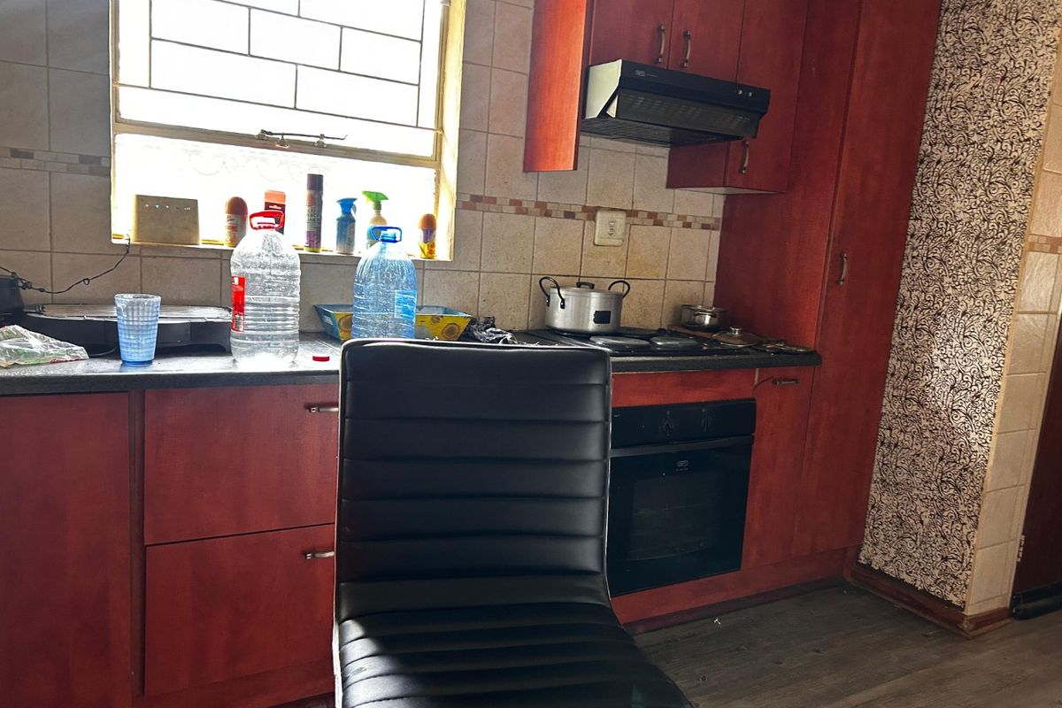 Family home for sale in Langenhovenpark at an Excellent Price - Photo 5