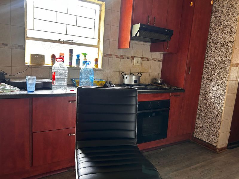 Family home for sale in Langenhovenpark at an Excellent Price - Photo 5