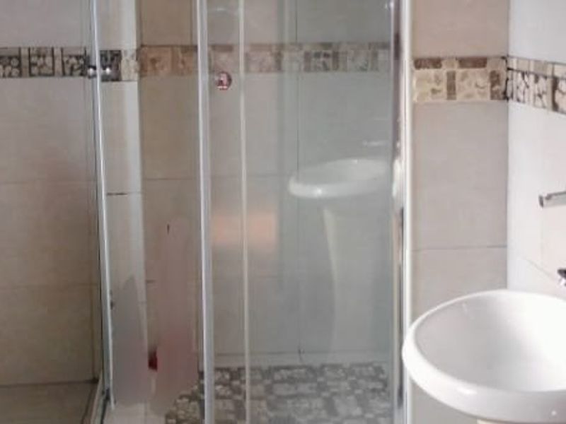 One Bedroom separate entrance - Photo 4