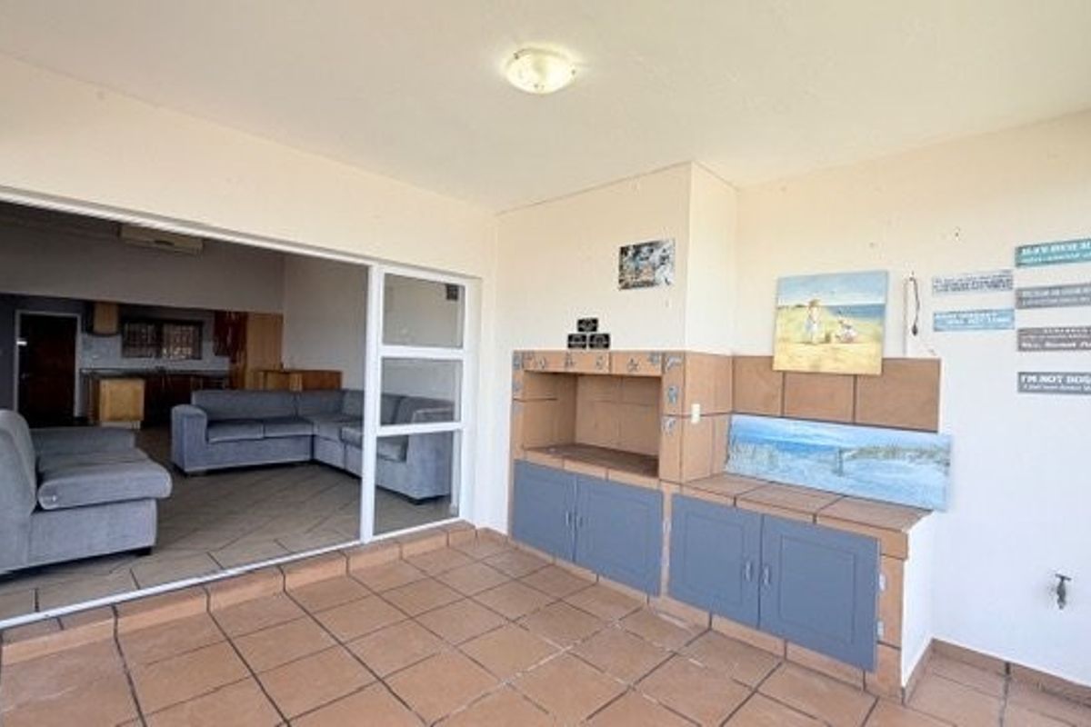 Exceptional Beachfront Penthouse With Incredible Ocean Views in Ramsgate - Photo 4