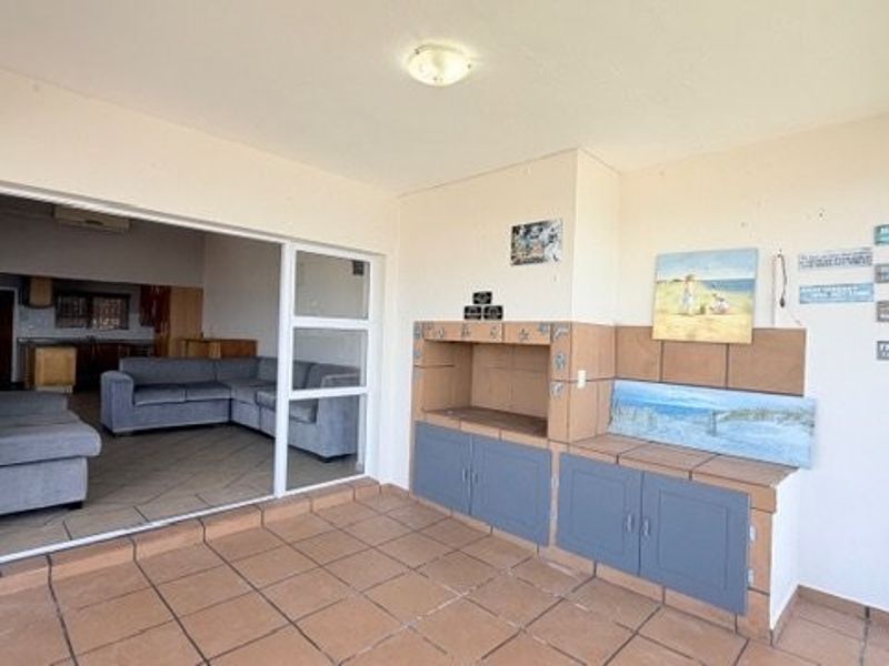 Exceptional Beachfront Penthouse With Incredible Ocean Views in Ramsgate - Photo 4