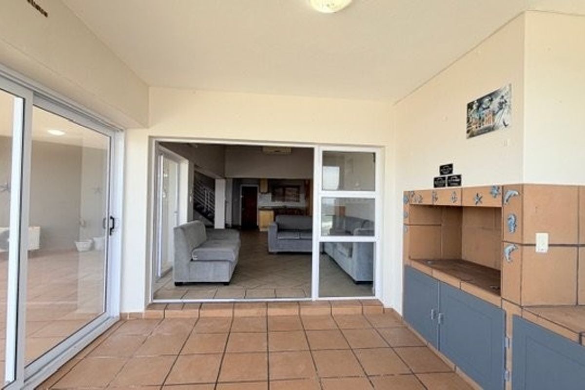 Exceptional Beachfront Penthouse With Incredible Ocean Views in Ramsgate - Photo 5