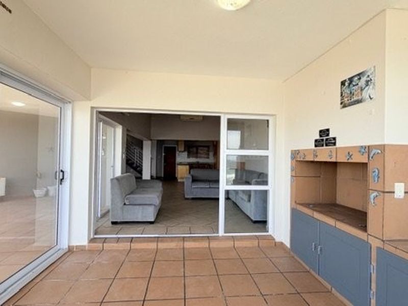 Exceptional Beachfront Penthouse With Incredible Ocean Views in Ramsgate - Photo 5