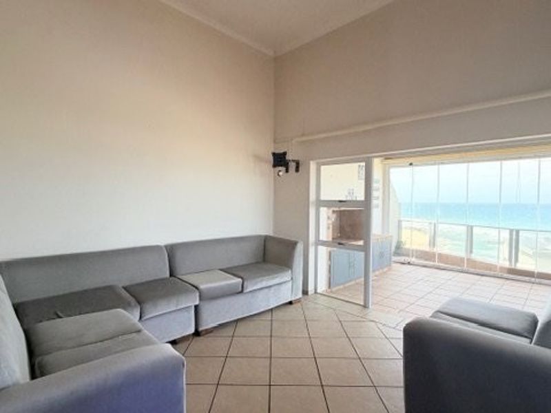 Exceptional Beachfront Penthouse With Incredible Ocean Views in Ramsgate - Photo 9