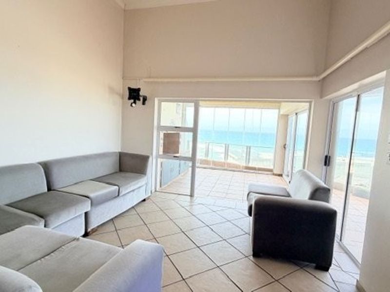 Exceptional Beachfront Penthouse With Incredible Ocean Views in Ramsgate - Photo 8