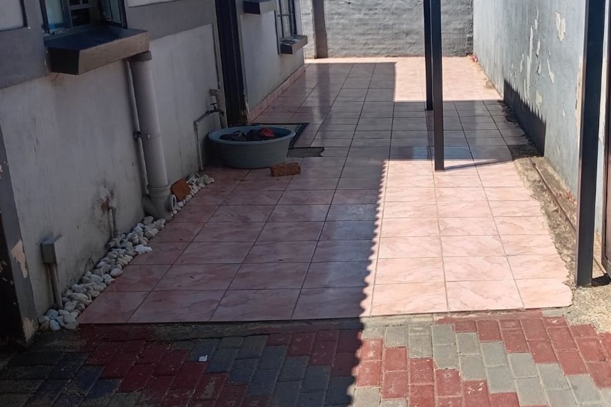 Three bedroom house available for sale!!  - Photo 3