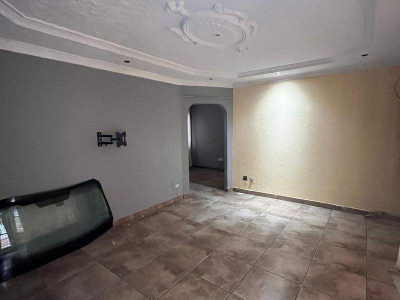 3 Bed House in Bramley View for Rent - Photo 3