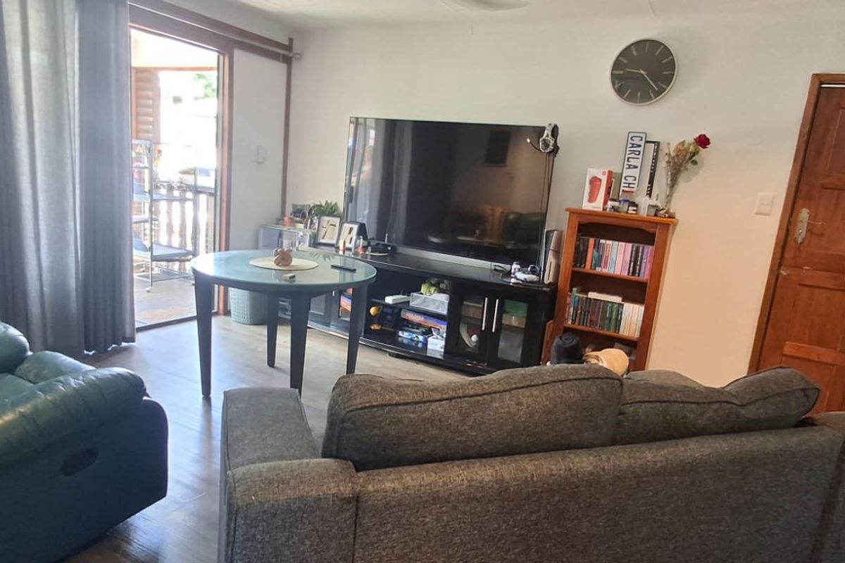 HOUSE WITH COTTAGE FOR SALE - Photo 4