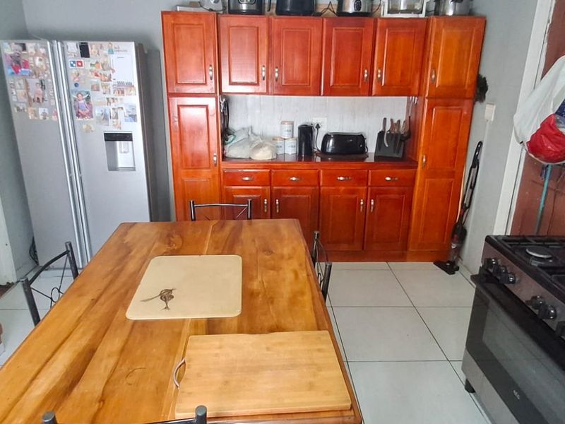 HOUSE WITH COTTAGE FOR SALE - Photo 10