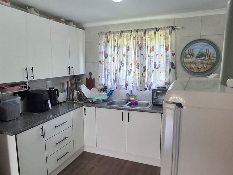 HOUSE WITH COTTAGE FOR SALE - Photo 6