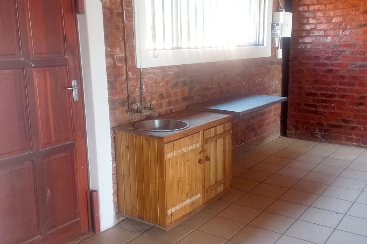 135m2 Commercial Property with Loft to Rent in Melodie - Photo 5