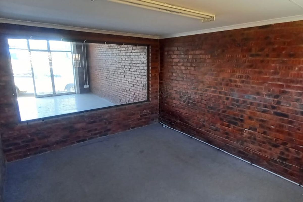 135m2 Commercial Property with Loft to Rent in Melodie - Photo 2