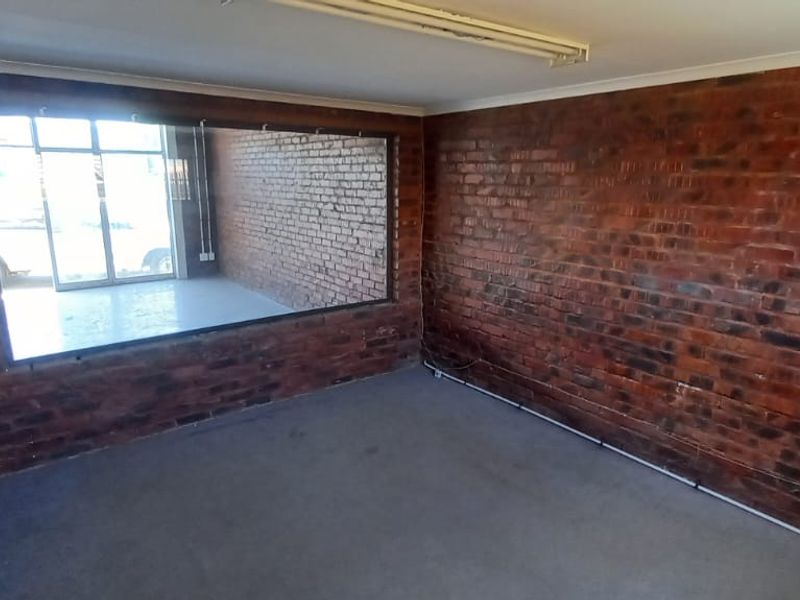 135m2 Commercial Property with Loft to Rent in Melodie - Photo 2