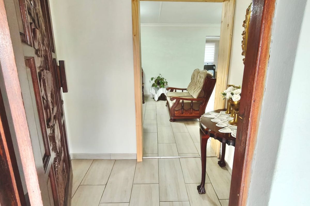 Newly Renovated Home with Dam Views in Vaal Marina - Photo 5