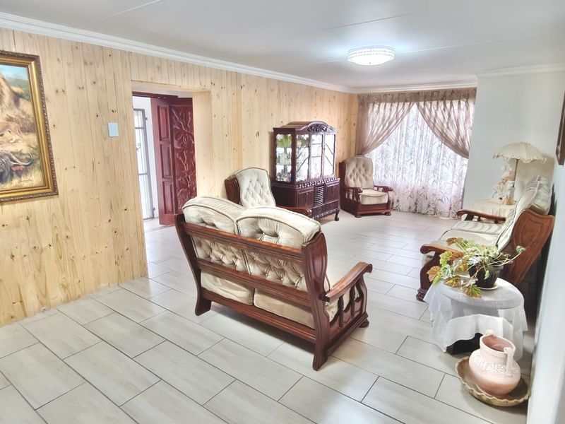 Newly Renovated Home with Dam Views in Vaal Marina - Photo 6