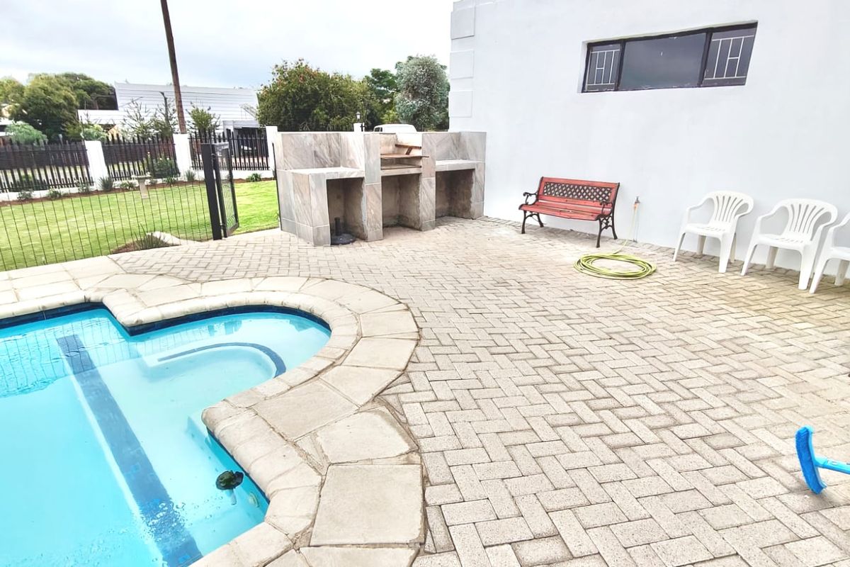 Newly Renovated Home with Dam Views in Vaal Marina - Photo 3