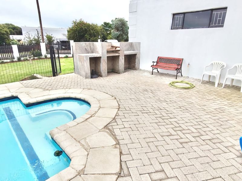 Newly Renovated Home with Dam Views in Vaal Marina - Photo 3