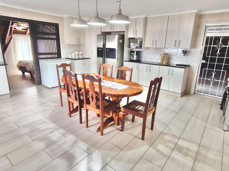 Newly Renovated Home with Dam Views in Vaal Marina - Photo 9