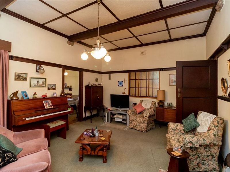 Spacious Family Home with Excellent Features - Photo 2