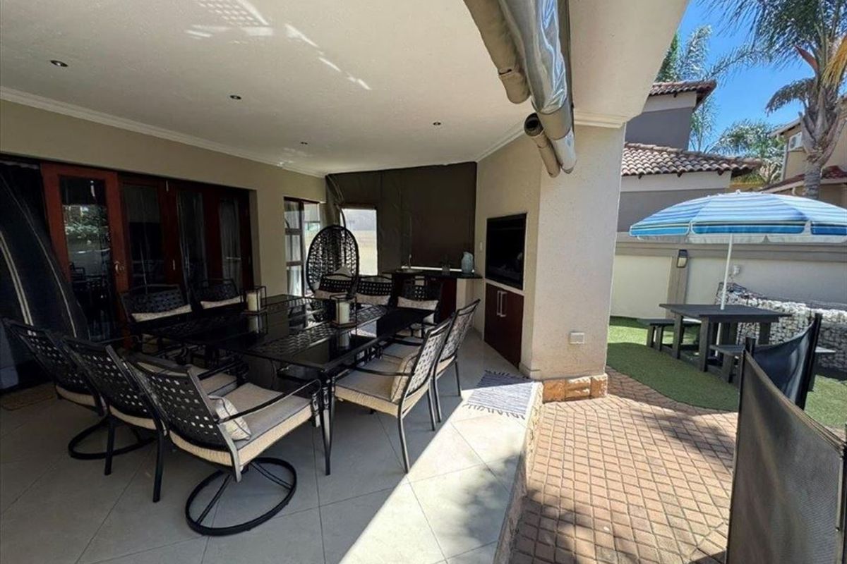 Spacious Family Home with Granny Flat and Pool - Photo 3