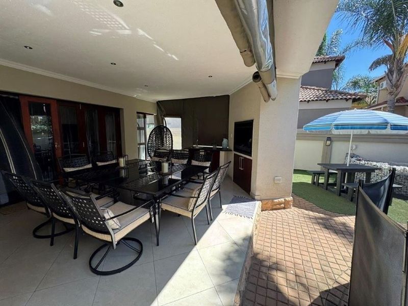 Spacious Family Home with Granny Flat and Pool - Photo 3