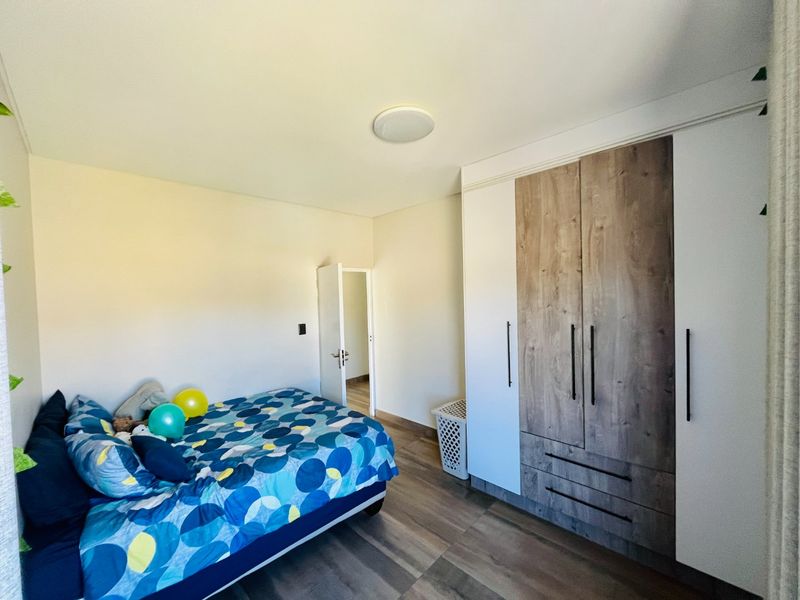 3 bedroom & 2.5 bathroom house in The Hills  - Photo 8