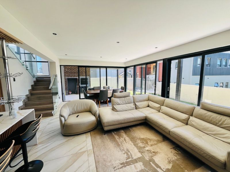 3 bedroom & 2.5 bathroom house in The Hills  - Photo 6