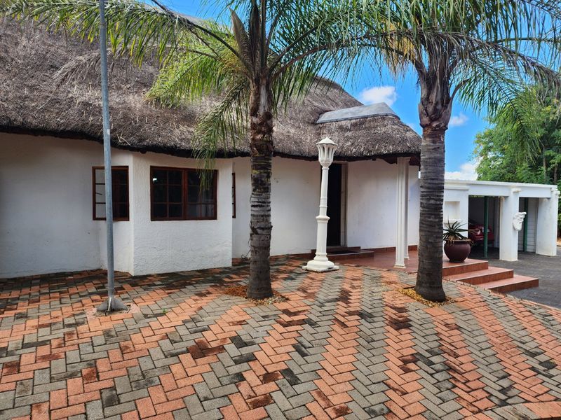 5 BEDROOM HOUSE IN ORKNEY - Photo 2