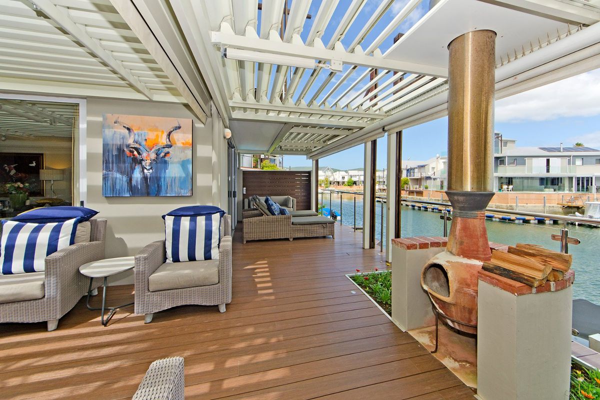 Fully Furnished 4-Bedroom Marina Apartment with Beautiful Water Views – Knysna Quays - Photo 3