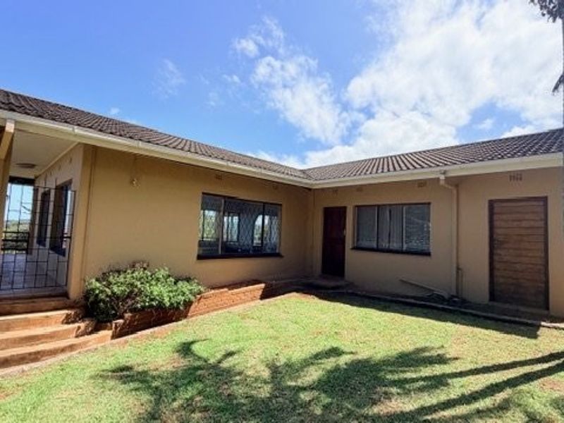 Renovated 6-Bedroom Home With Lovely Sea Views In Leisure Bay - Photo 2