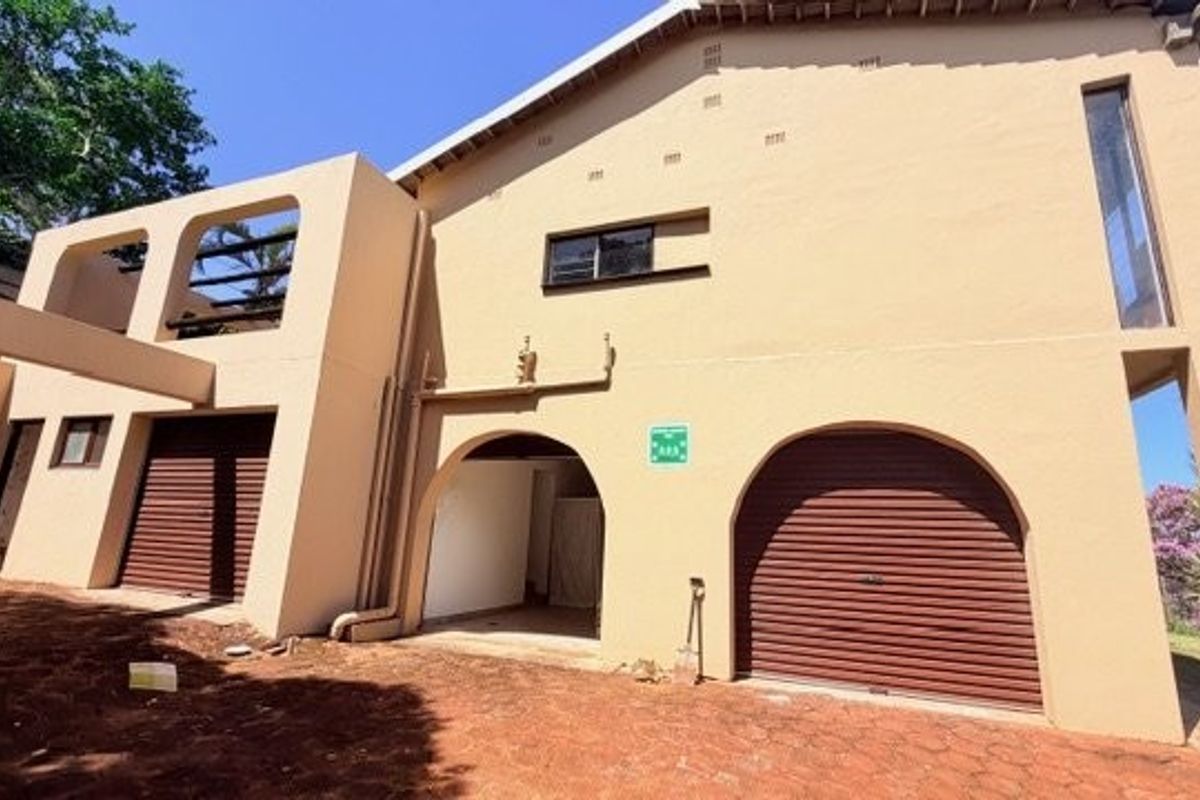 Renovated 6-Bedroom Home With Lovely Sea Views In Leisure Bay - Photo 5