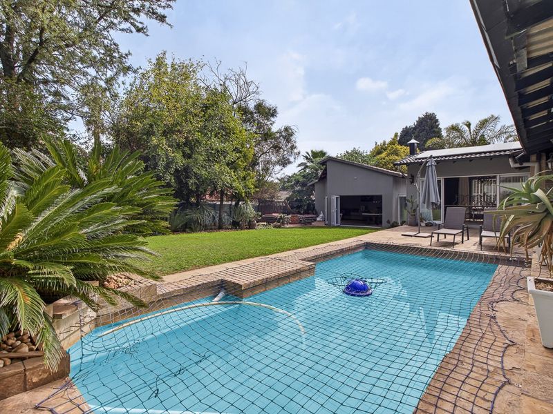 A Private Family Sanctuary with Space to Live and Entertain - Photo 3