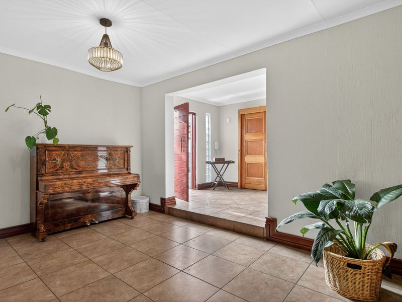 A Private Family Sanctuary with Space to Live and Entertain - Photo 9