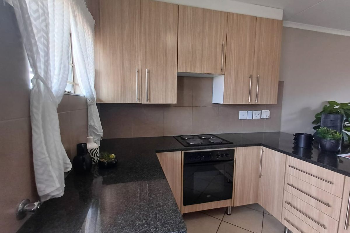 2 Bedroom Apartment/Flat, Mozart Lane, Noordwyk,  Midrand - Photo 4