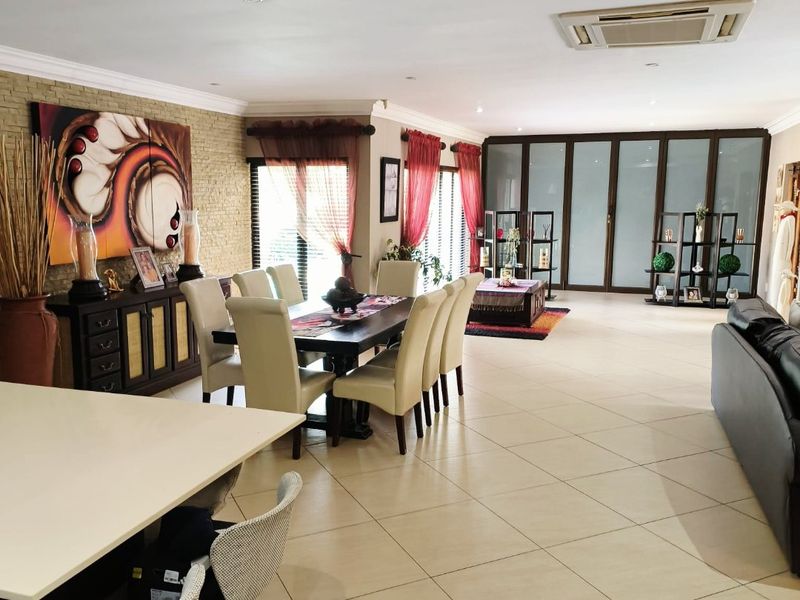 Luxury Living with Exceptional Versatility in Wilkoppies, Klerksdorp - Photo 7