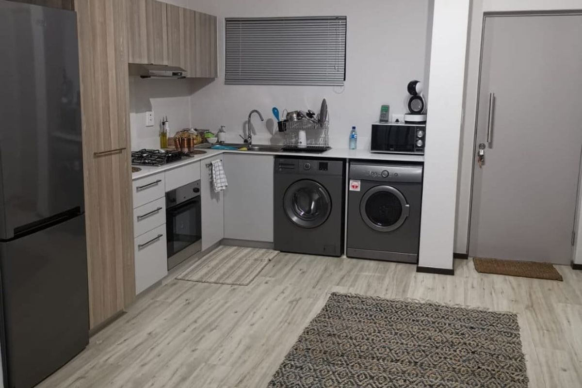 Impeccable 2 Bedroom Apartment to rent in Broadacres, Fourways - Sandton  - Photo 2