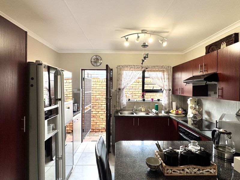 2 Bedroom with Impecable view - Photo 8