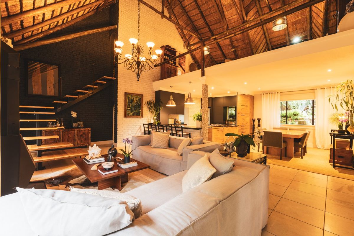 Grand Riverside Estate Offering Exceptional Luxury Living - Photo 5