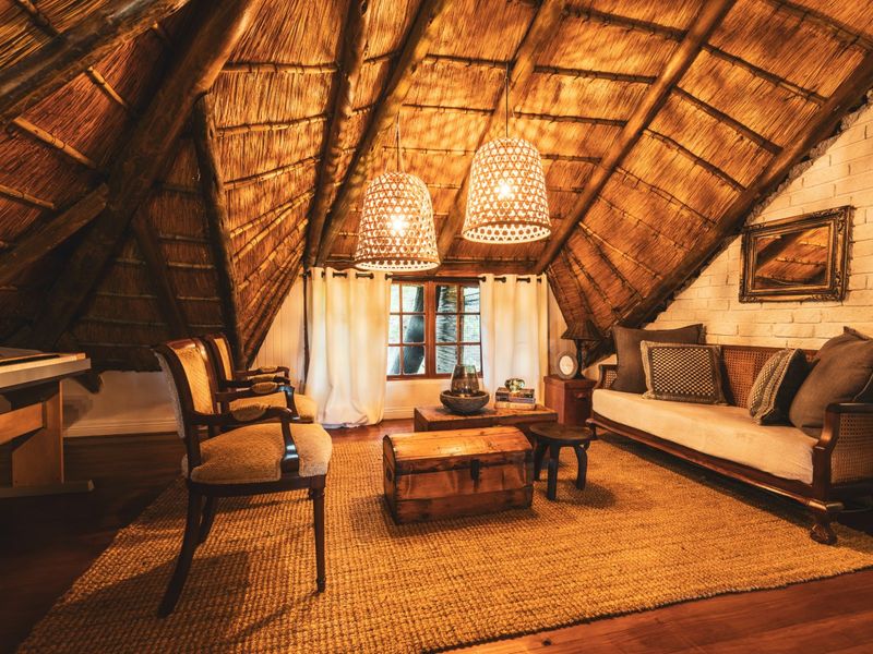 Grand Riverside Estate Offering Exceptional Luxury Living - Photo 7