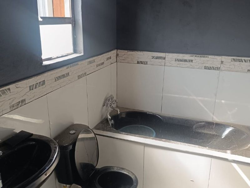 A GEM not to be missed - Photo 6