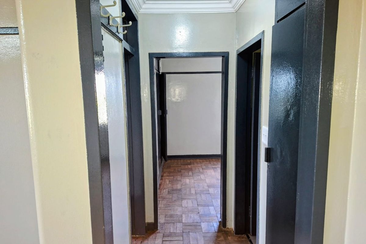 MODERN 1 BEDROOM FL;AT NEWLY UPGRADED WITH SPACIOUS PATIO - Photo 5