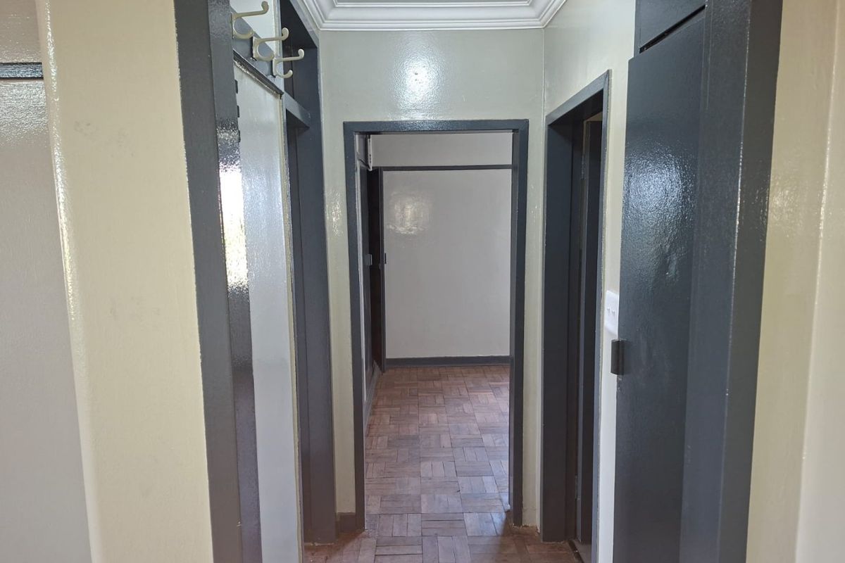 MODERN 1 BEDROOM FL;AT NEWLY UPGRADED WITH SPACIOUS PATIO - Photo 4