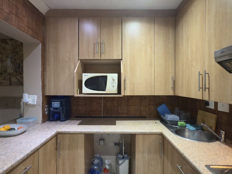 Modern and Spacious 1-Bedroom Apartment for Rent - Photo 2